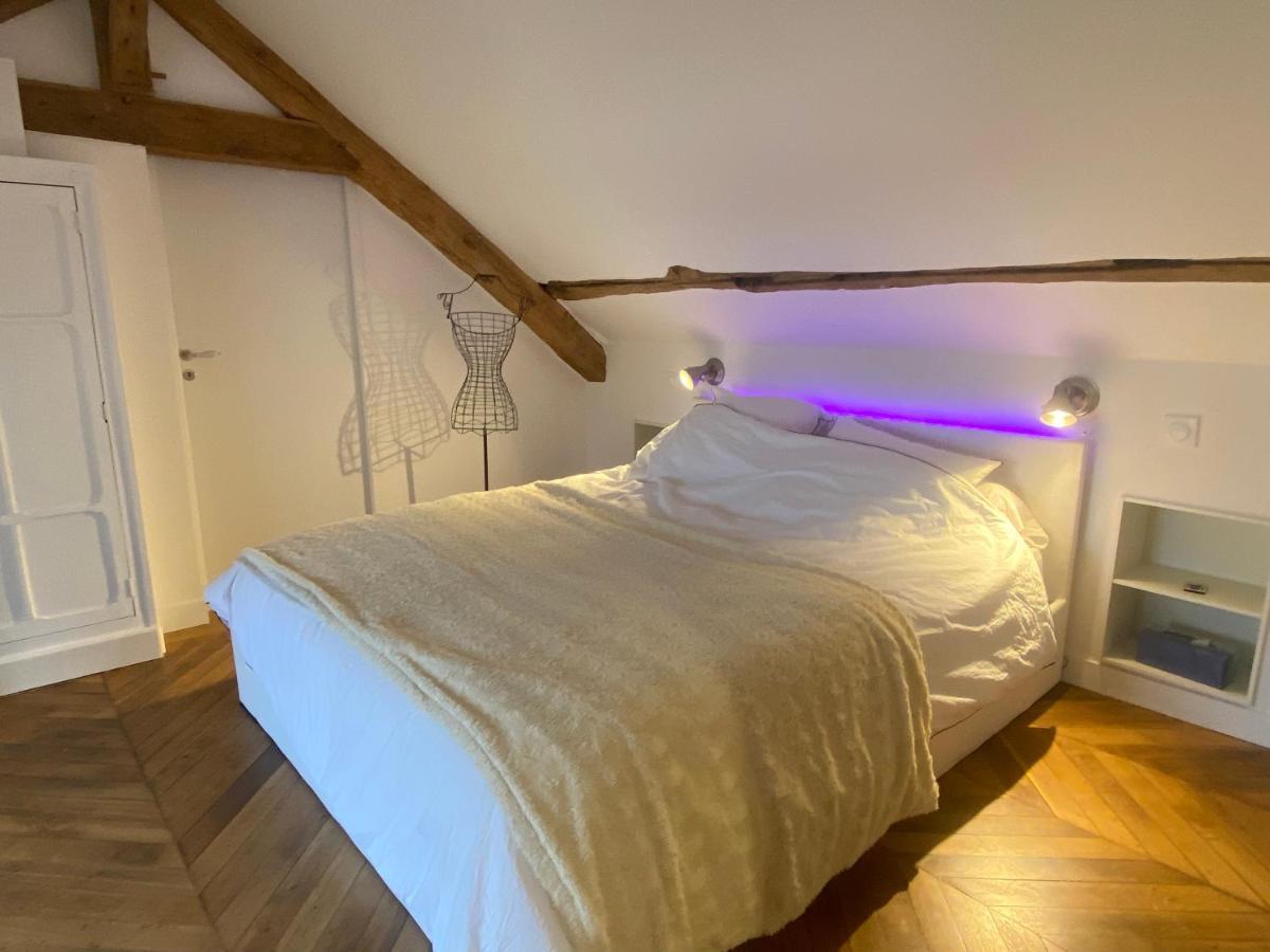 Loft Dans Le Clocher Face Au Chateau Bonnelles Zewnętrze zdjęcie